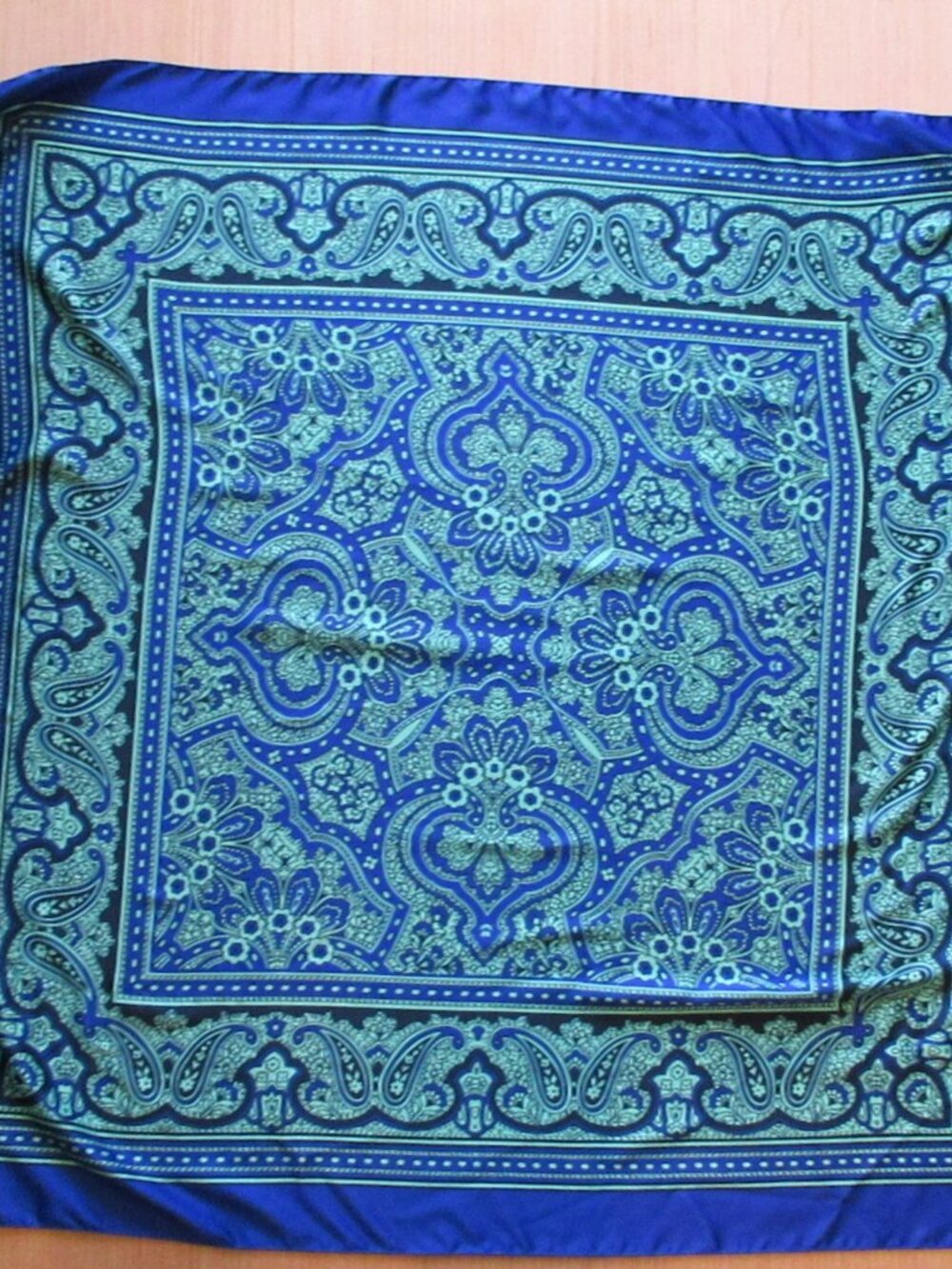 Tie Rack London Blue Paisley Square Scarf Made In Italy 34"